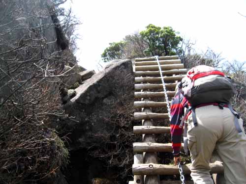 沓掛山への階段