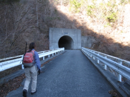 湯の奥トンネル登山口