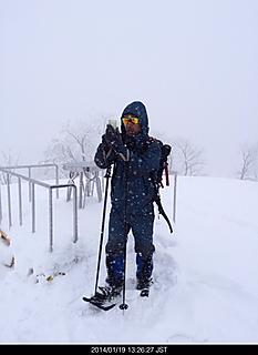 雪が降ったり止んだり山頂は風も強く、低い山だけどなかなか手応えがある登山でした。by ゲストさん
466x640(89KB)