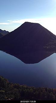 朝は天気が良く榛名湖に映る榛名山が綺麗だったby  kazuo
350x640(55KB)