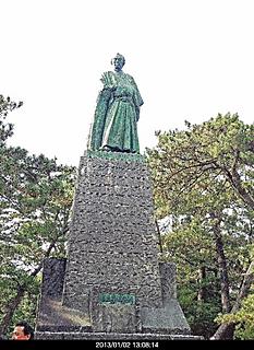 高知土佐桂浜に立つ坂本龍馬の銅像、デカイです。by ゲストさん
466x640(170KB)